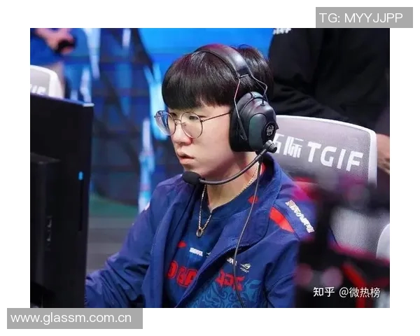 CSGO热议聚焦JDG团队协作问题引发的争议与讨论